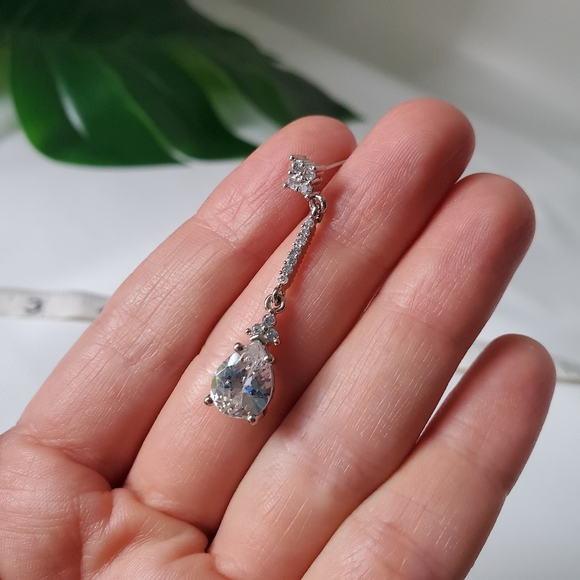 Exquisite .925 Sterling Silver CZ Dangling Earring - Picture 6 of 7